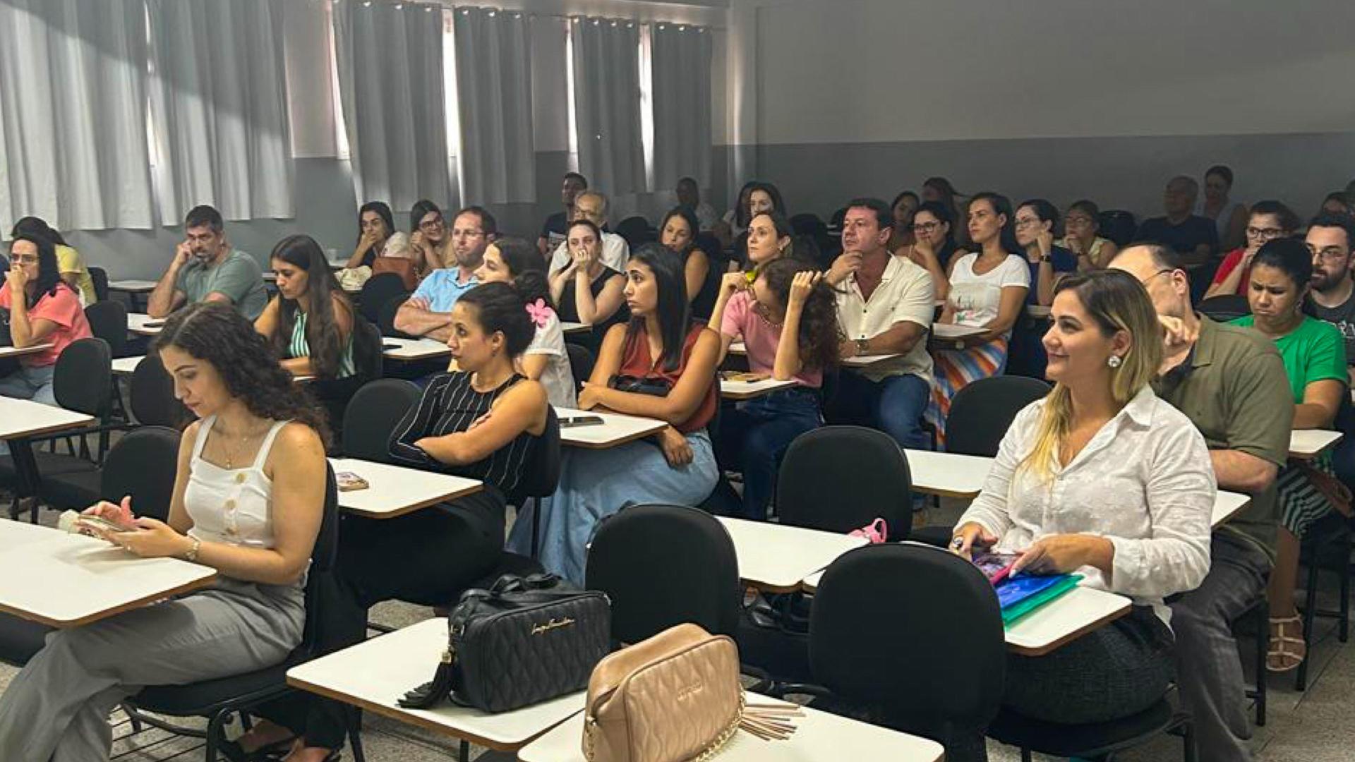 Profissionais de Linhares participam de curso sobre manejo clínico da tuberculose