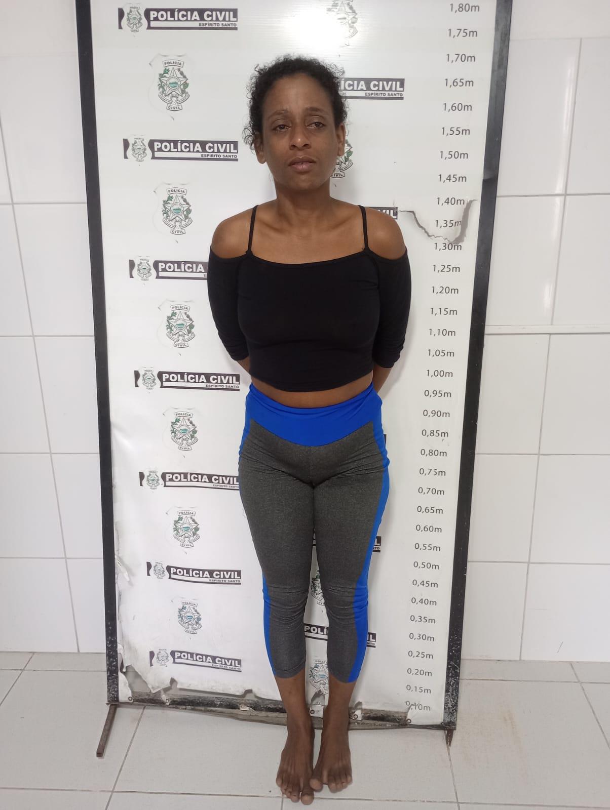 Mulher é presa no bairro Araçá: tinha um mandado de prisão em aberto.