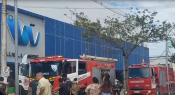 Princípio de incêndio assusta moradores no bairro Conceição.