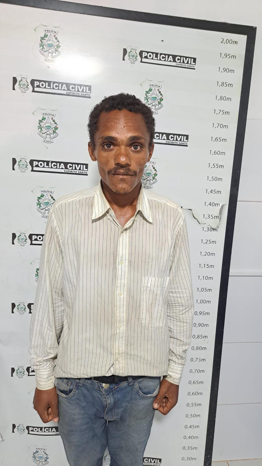 Homem é preso após quebrar vidro de agência dos Correios em Linhares.