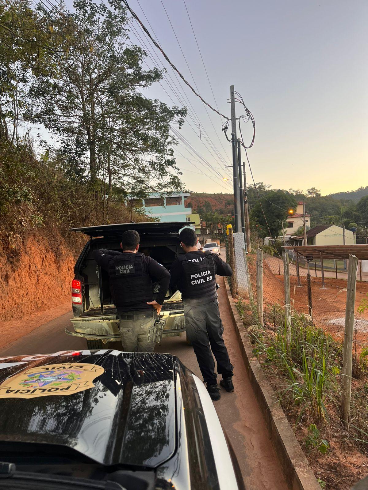 PCES deflagra 2ª fase da Operação 'Dominó' e prende integrantes de organização criminosa.