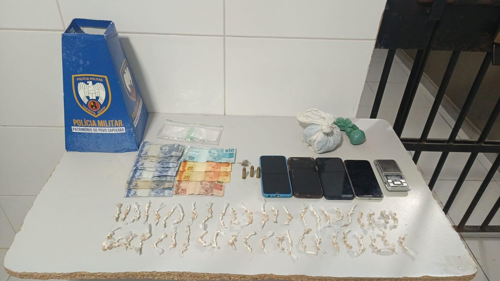 PMES prende foragido e apreende drogas e munições no bairro Aviso, em Linhares