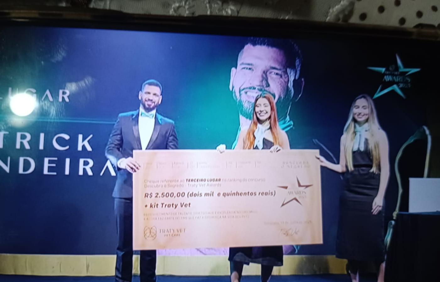 Patrick Bandeira: Groomer de Linhares conquista o 3º lugar em concurso nacional de estética pet.