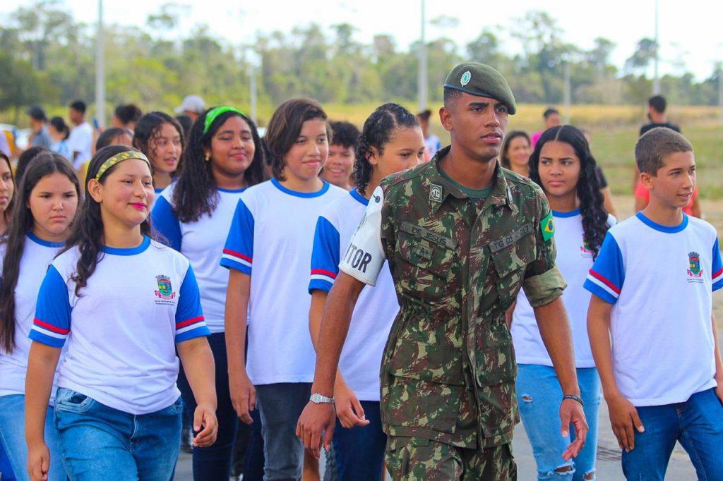 Desfile cívico acontece em Baixo Quartel no próximo sábado.