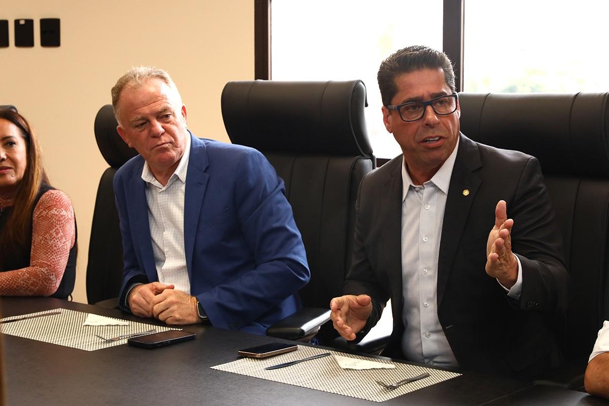 Governador e vice visitam a Ales e conhecem as novas obras do parlamento.