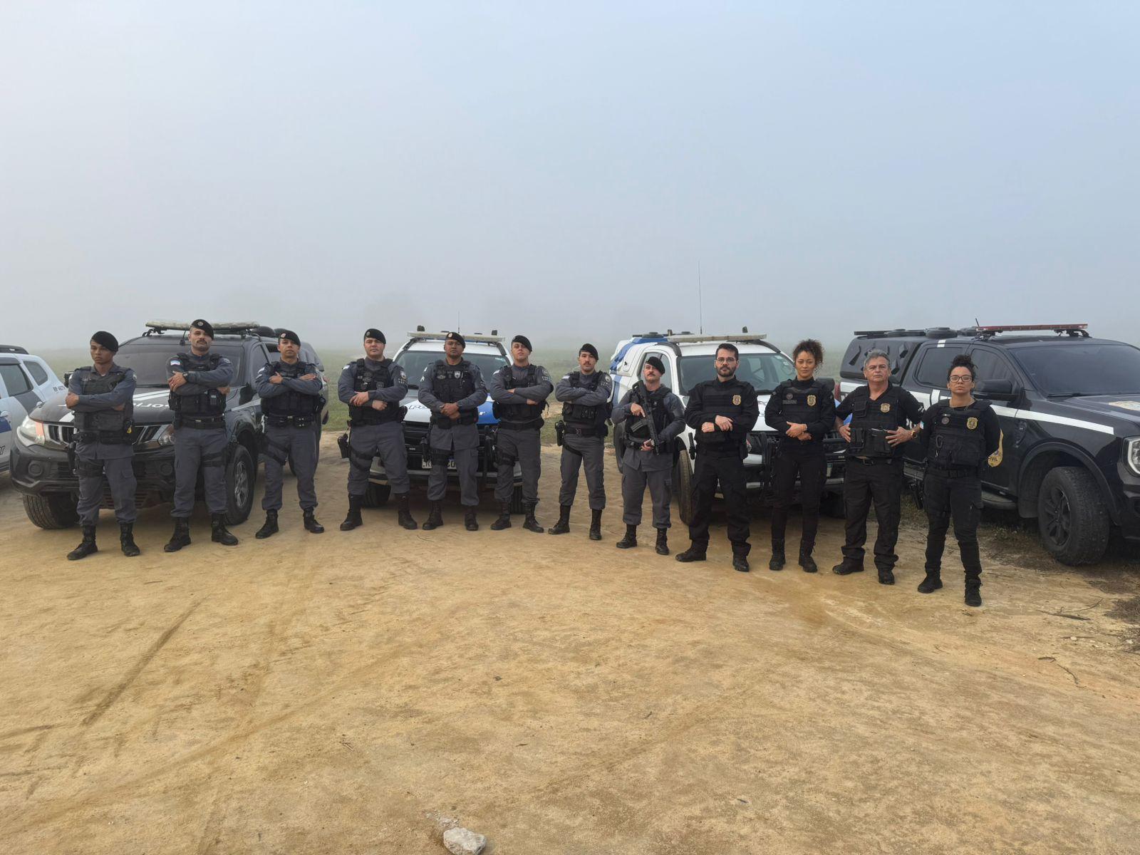 PCES e PMES prendem quatro suspeitos e apreendem drogas e arma em Pedro Canário