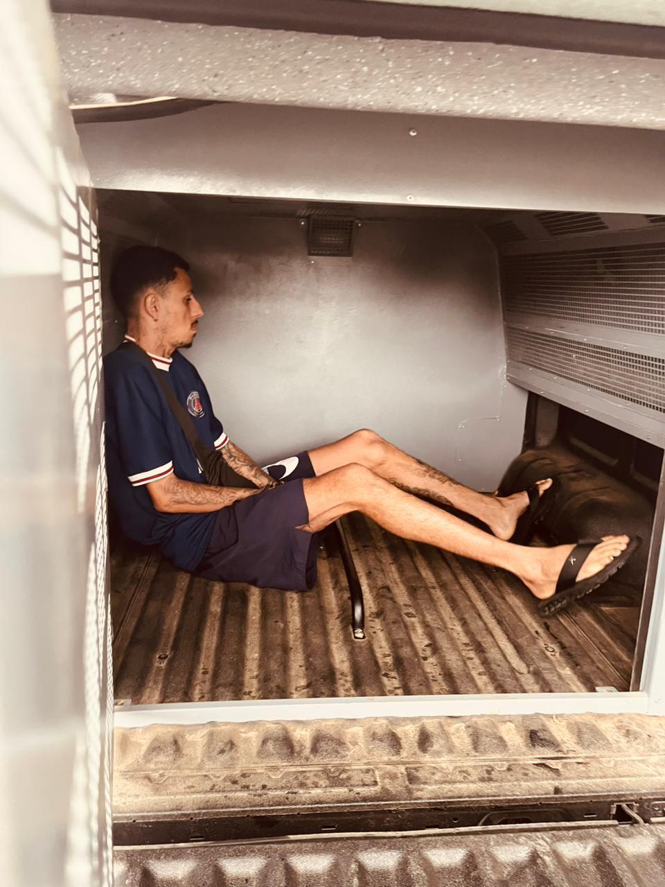 Busca e apreensão no Planalto: polícia leva dois para a cadeia acusados de tráfico de drogas.