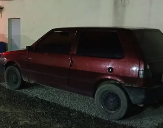 GCM de Linhares apreende carro com restrição de Furto.