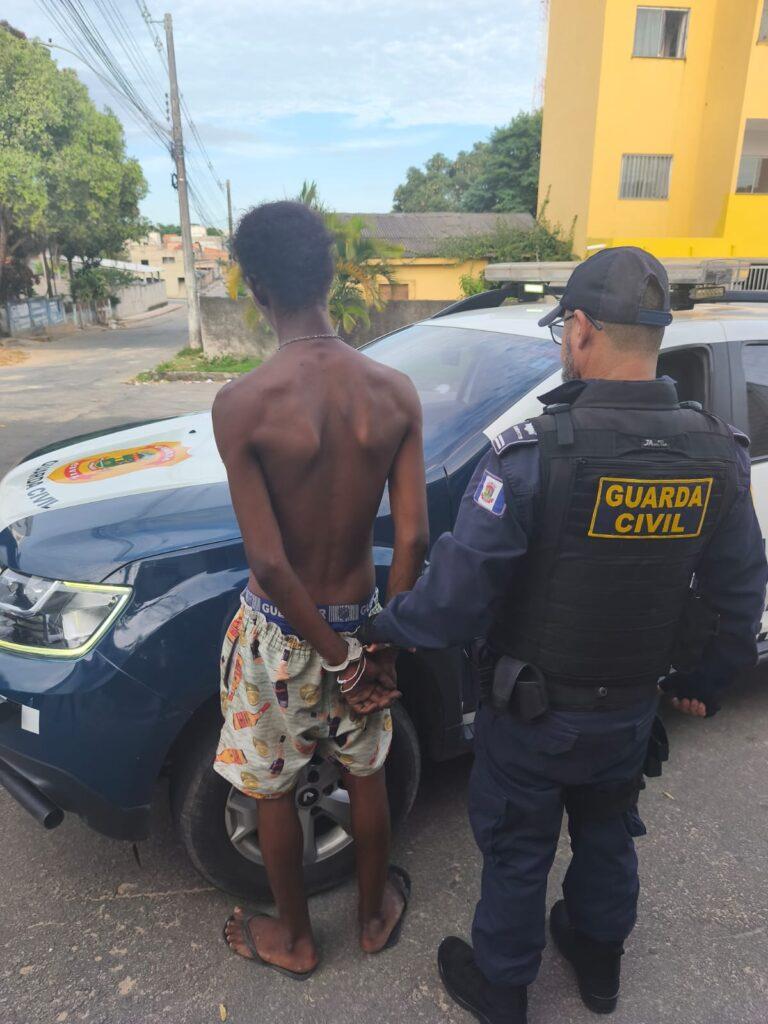 Homem é preso pela GCM de Linhares após furtar bicicleta no Centro.