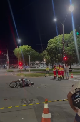 Motociclista de 18 anos morre após colisão com carreta na BR-101, em Linhares