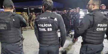 Operação “Lucas 3:14” cumpre mandados contra grupo investigado por homicídios, pistolagem e fraude processual.
