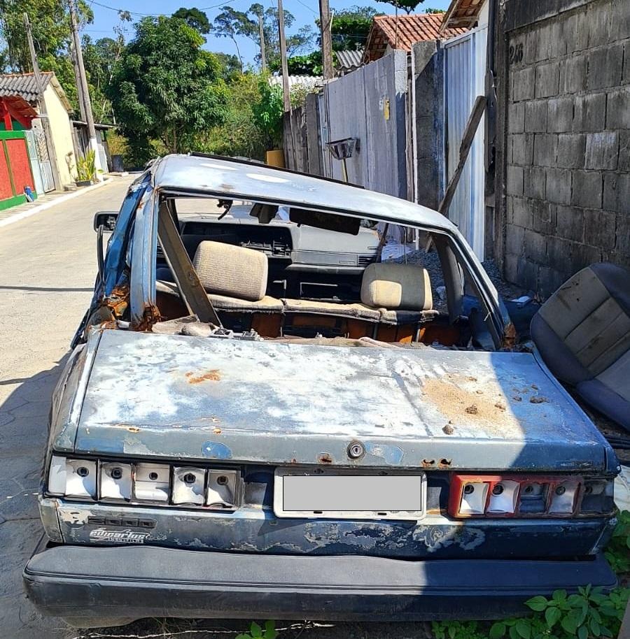 Prefeitura notifica proprietários para retirada de veículos abandonados das vias públicas de Sooretama.