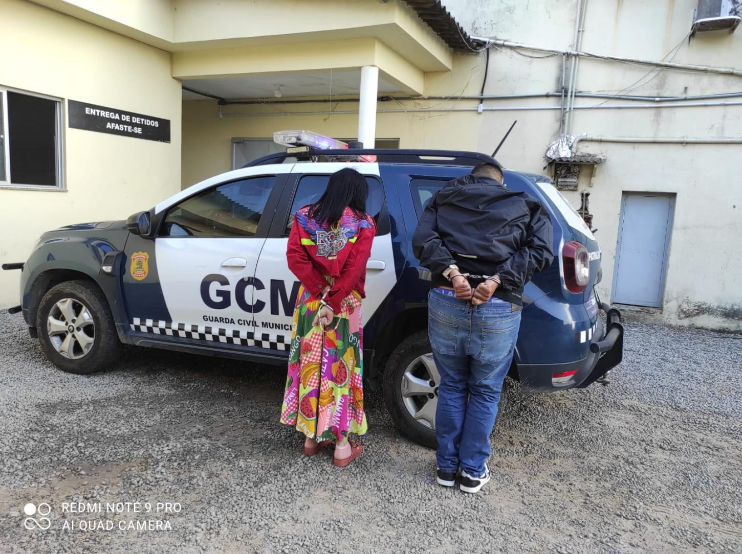 GCM intercepta carro vindo de Vitória e apreende mais de 7 quilos de crack em Linhares.