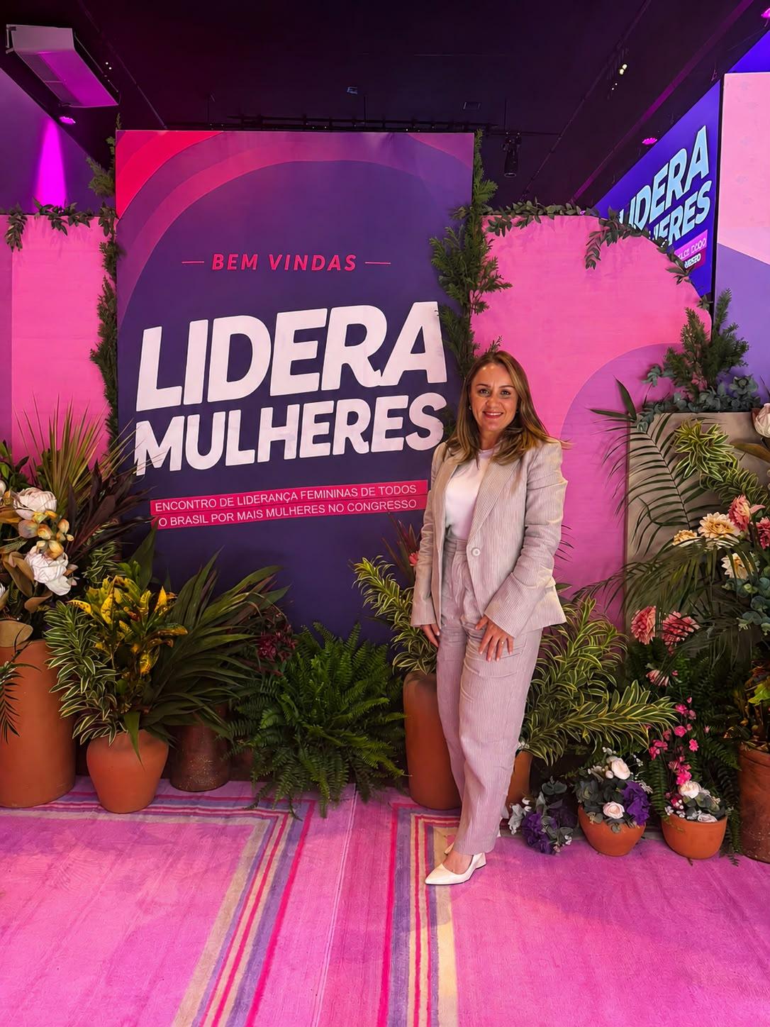 Emanuela Pedroso intensifica preparação para disputa à Câmara Federal às vésperas do lançamento de sua candidatura.