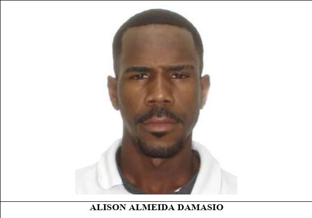 PCES divulga fotos de investigados por homicídio em Aracruz e pede informações que auxiliem na localização.
